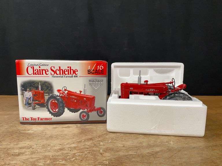 1/16 Farmall 400 Claire Scheibe NIB SC image