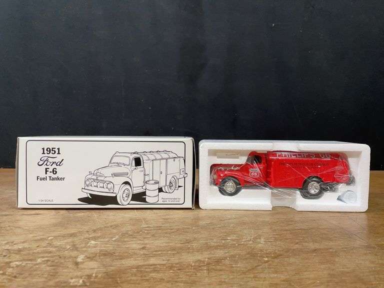 1/34 Phillips 66 Ford Tanker Truck NIB 1st Gear image