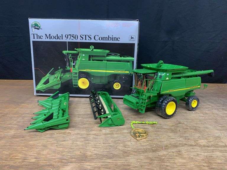 1/32 John Deere 9750 STS Combine Precision Ertl image