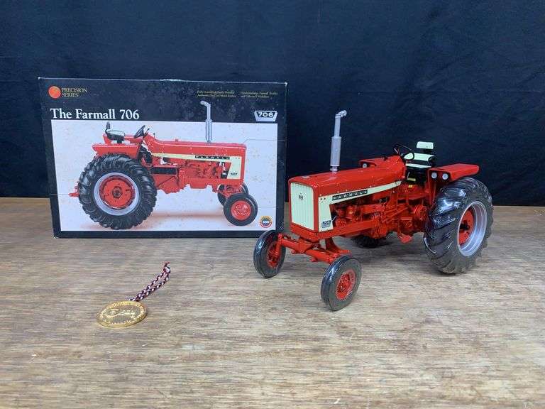 1/16 Farmall 706 Precision Ertl image