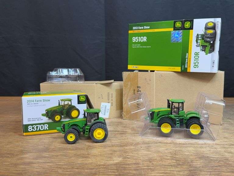(2) 1/64 John Deere 8370R + 9510R Farm Show NIB Ertl image