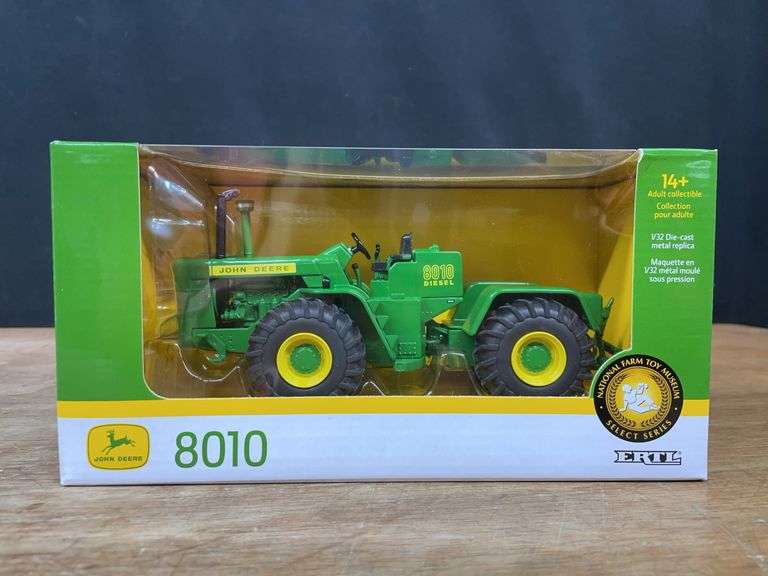 1/32 John Deere 8010 2018 NFTM NIB Ertl image