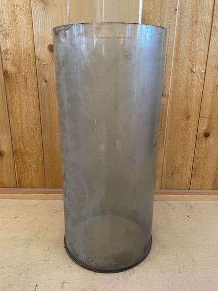 Visible Gas Pump Glass image