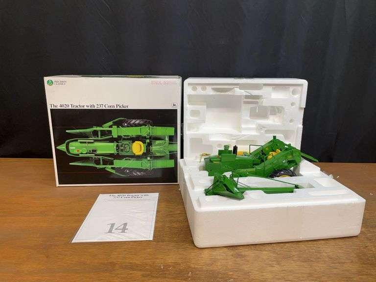 1/16 John Deere 4020 w/Picker Precision NIB Ertl image