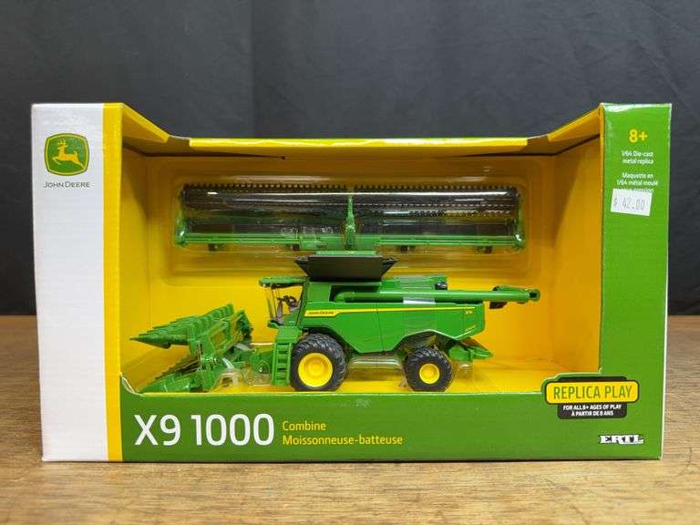 1/64 John Deere X9 1000 Combine NIB Ertl image