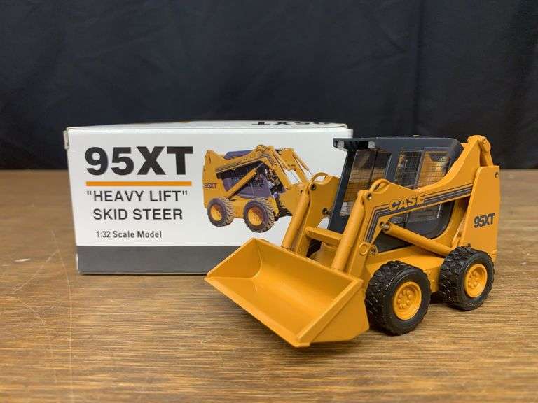 1/32 Case 95XT Skid Steer NIB Conrad image