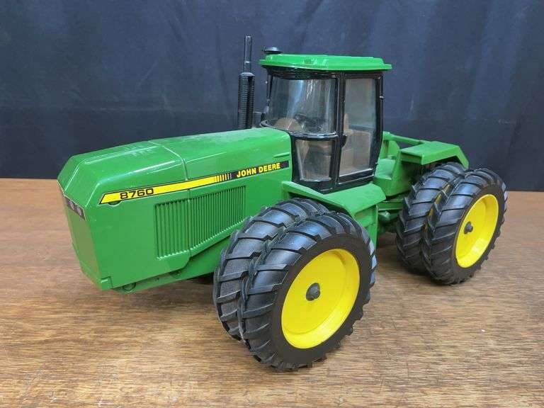 1/16 John Deere 8760 Collector Ertl image