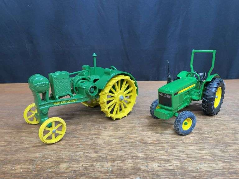 (2) 1/16 John Deere Waterloo Boy + 950 image