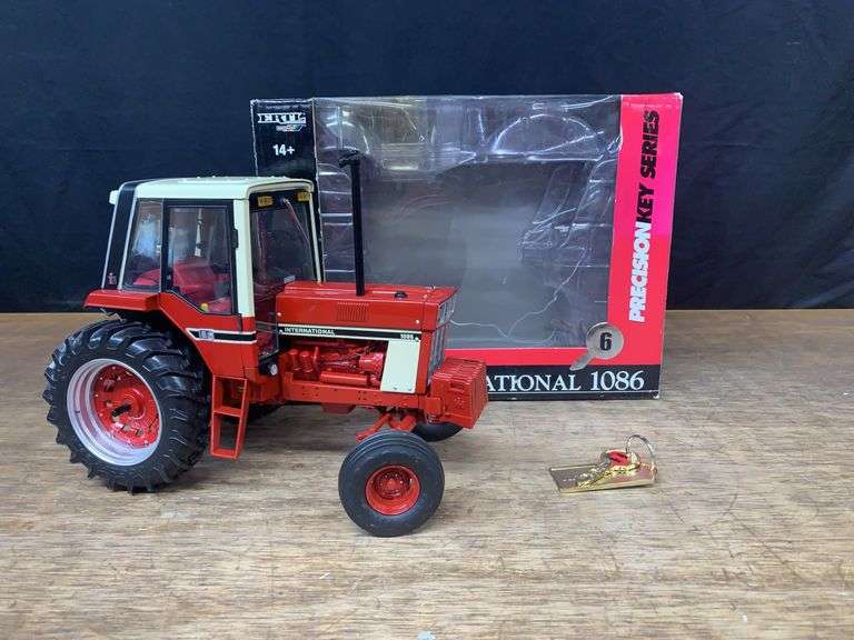 1/16 IH 1086 Precision Key Ertl image