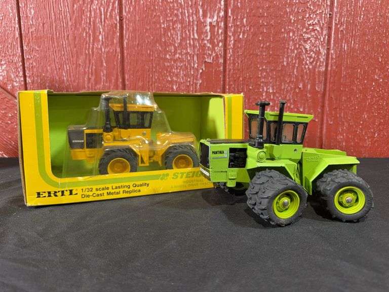 (2) 1/32 Steiger 4WD Ertl image