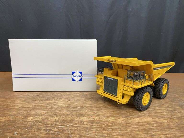 1/50 Komatsu Haulpak Truck NIB Conrad image