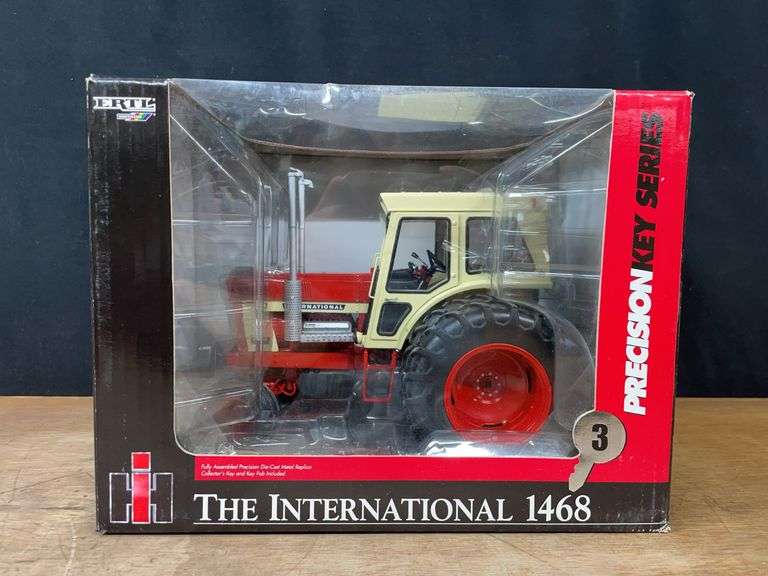 1/16 IH 1468 Precison Key NIB Ertl image