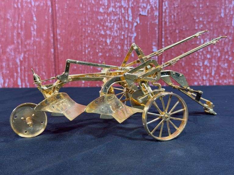 1/12 McCormick-Deering Plow Gold Franklin Mint image