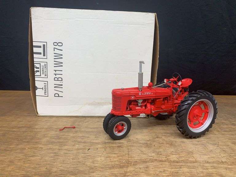 1/12 Farmall H NIB Franklin Mint image