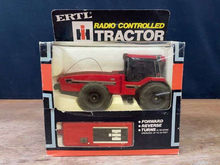 1/32 IH 6388 RC NIB Ertl image