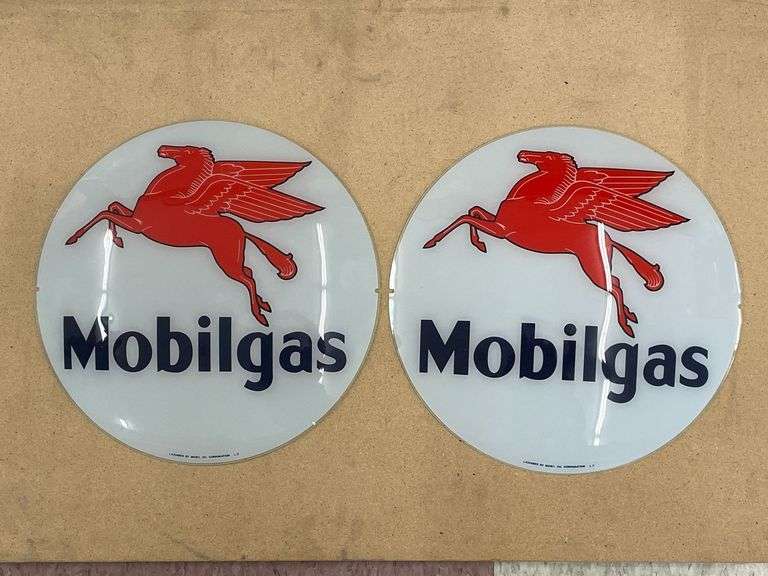 (2) Mobilgas Globe Panels image