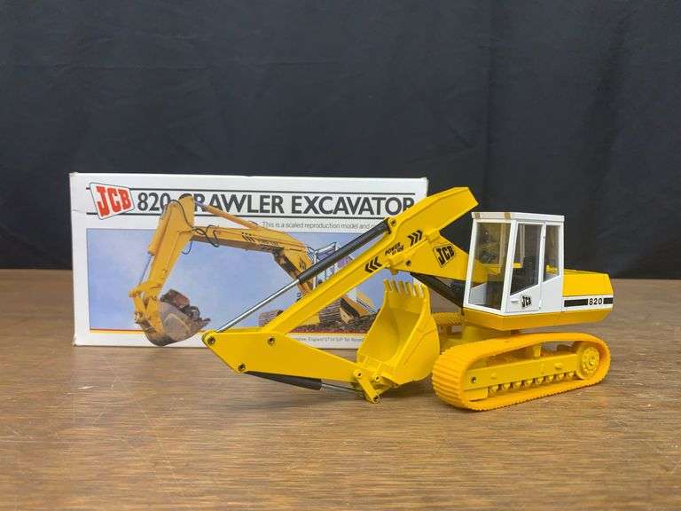 1/35 JCB 820 Excavator NIB NZG image