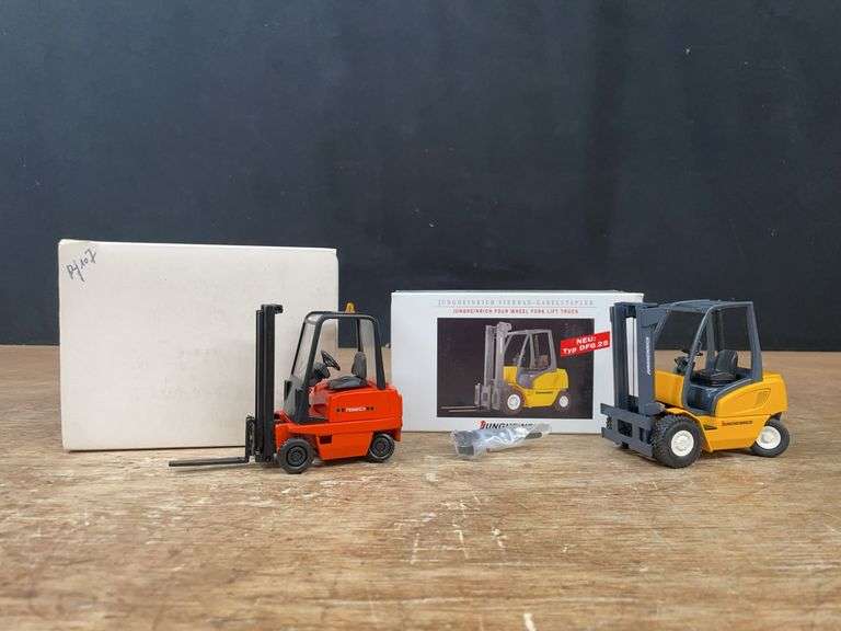 (2) 1/25 Jungheinrich +Fenwick Forklifts NIB image