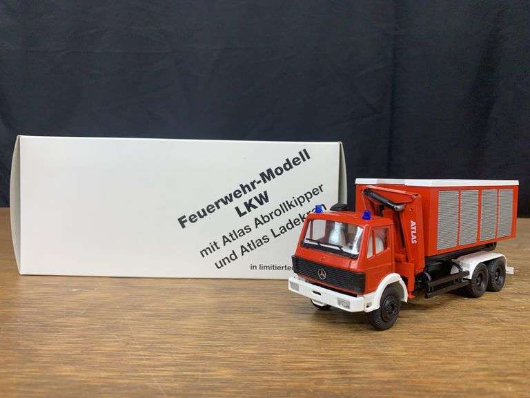 1/50 Fire Truck w/Roll Off Tipper NIB Conrad image