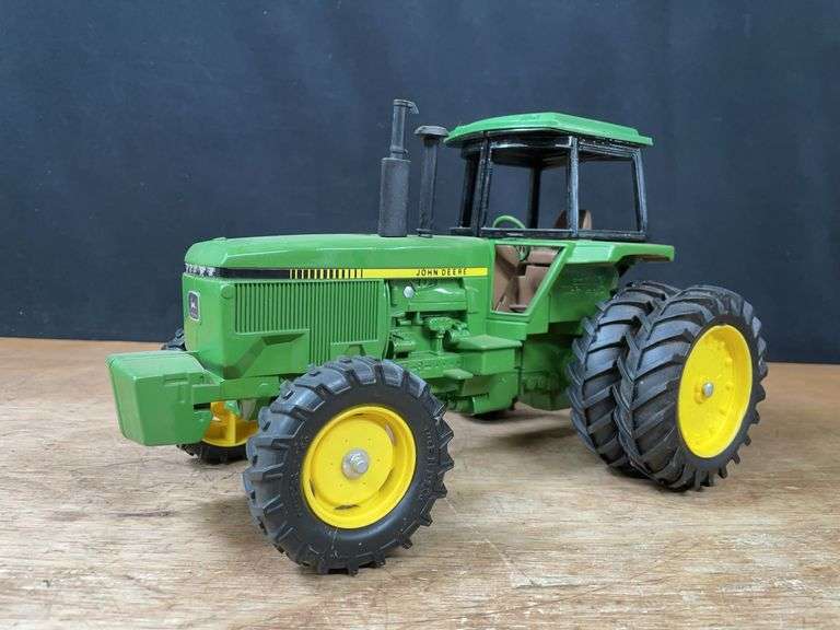 1/16 John Deere 4850 Ertl image