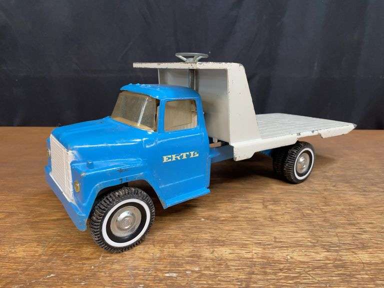 1/16 International Loadstar Tilt Bed Truck Ertl image