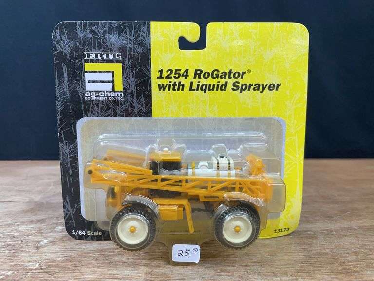 1/64 Ag-Chem 1254 RoGator Liquid Sprayer NIB Ertl image
