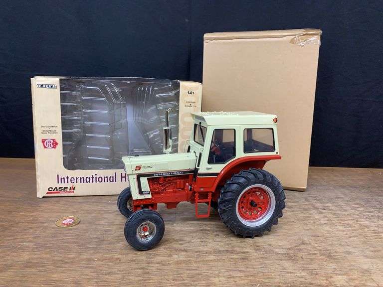 1/16 IH 1066 5 Millionth Collector Ertl image