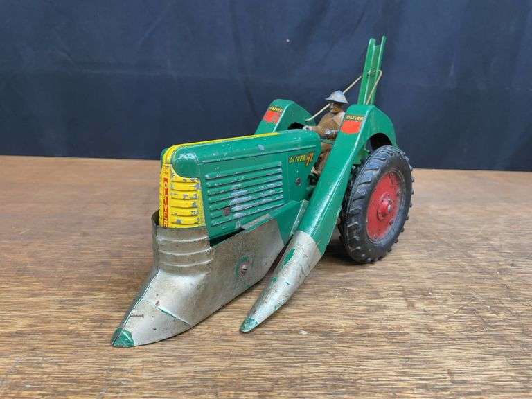 1/16 Oliver 77 w/Picker Slik image