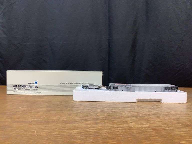 1/53 Koch Trucking Semi NIB Tonkin image