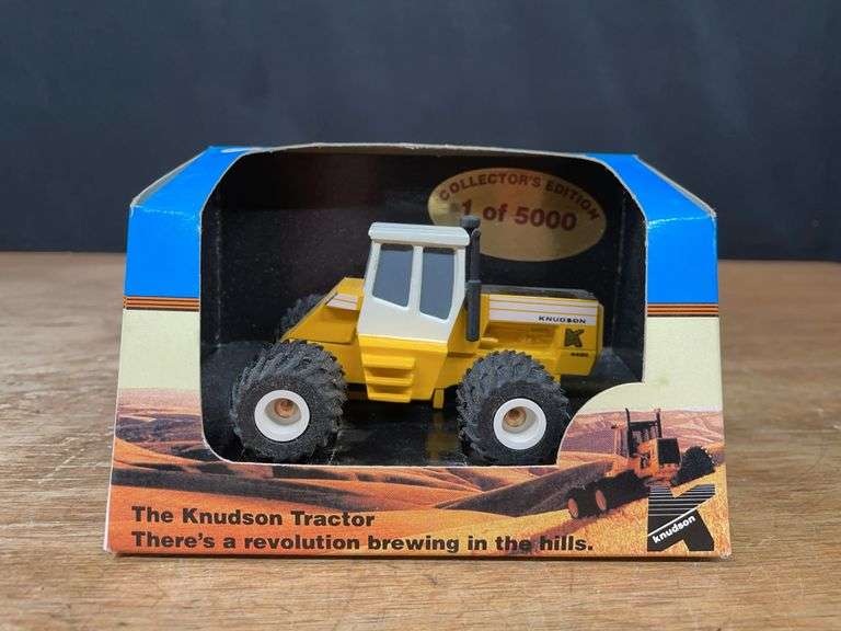 1/64 Knudson 4400 Collector NIB Valu-Cast image