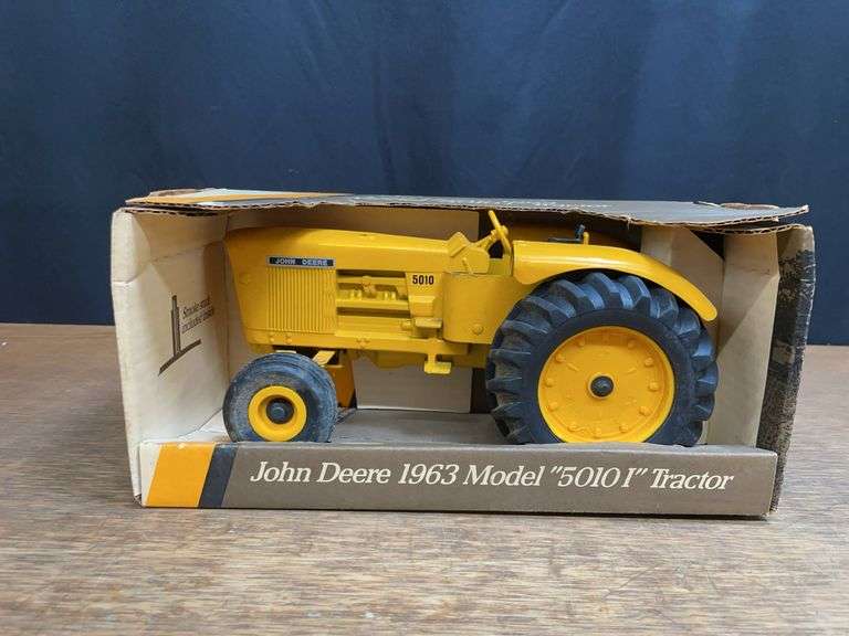 1/16 John Deere 5010I NIB Ertl image