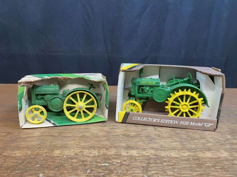 (2) 1/16 John Deere D + GP NIB Ertl image