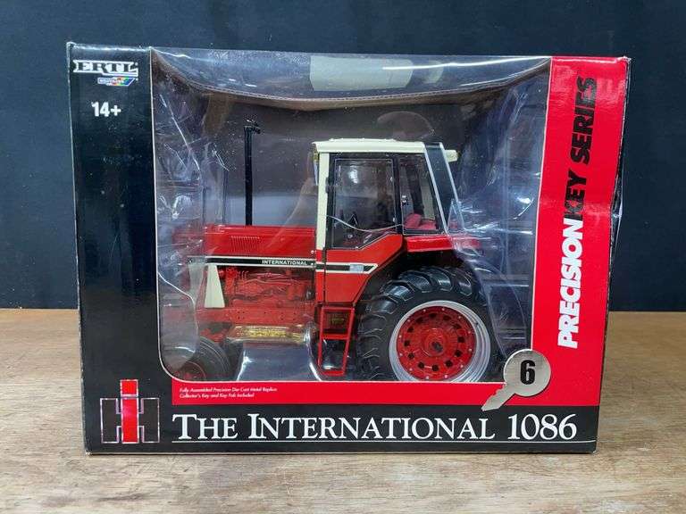 1/16 IH 1086 Precision Key NIB Ertl image