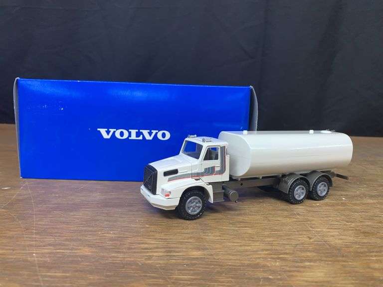 1/50 Volvo NL10 Water Tanker Truck NIB Conrad image