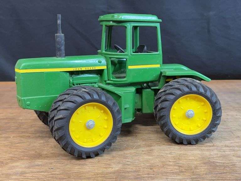 1/16 John Deere 8630 Ertl image
