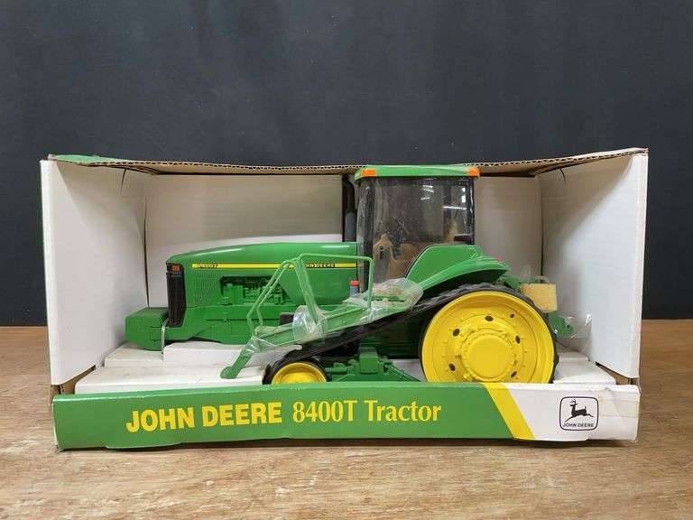 1/16 John Deere 8400T Collector NIB Ertl image