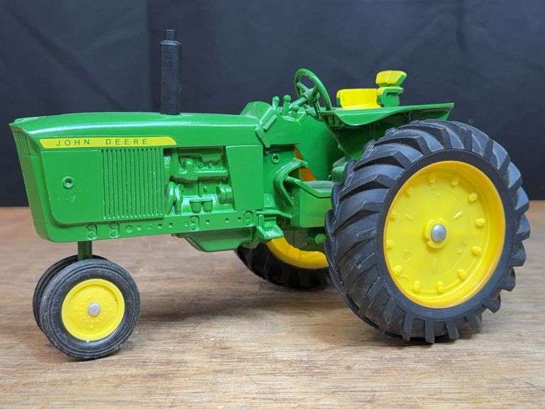 1/16 John Deere 3020 Ertl image