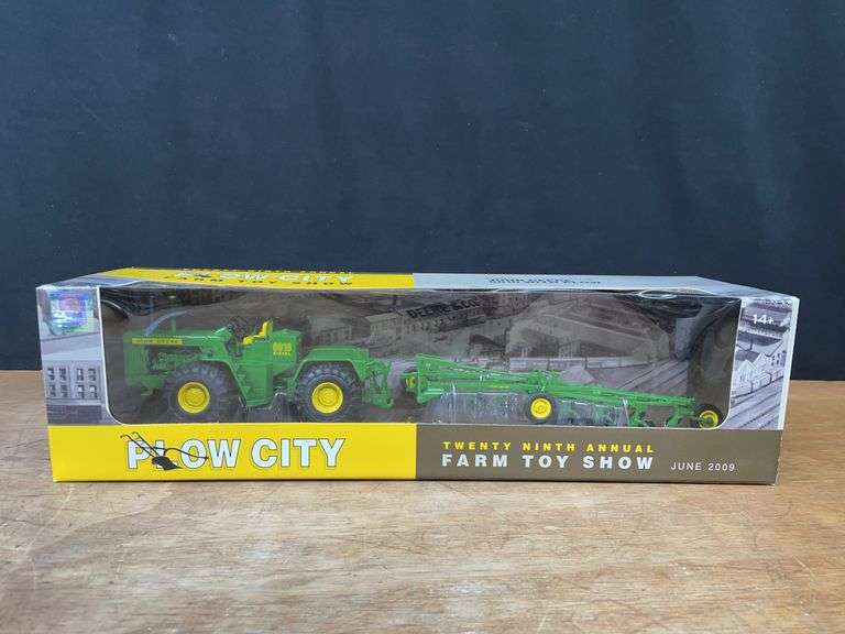1/32 John Deere 8010 + Plow 2009 Plow City NIB Ertl image