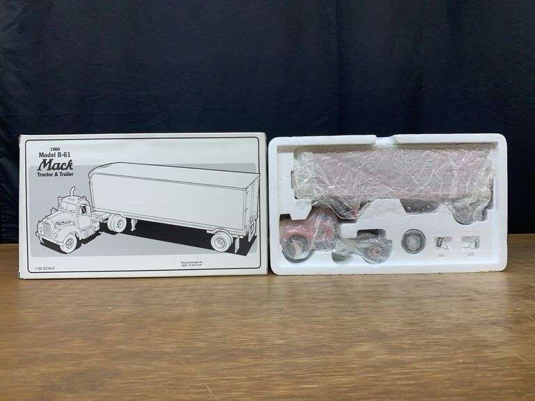 1/34 Canadian Pacific Express Mack B-61 Semi NIB 1st Gear image