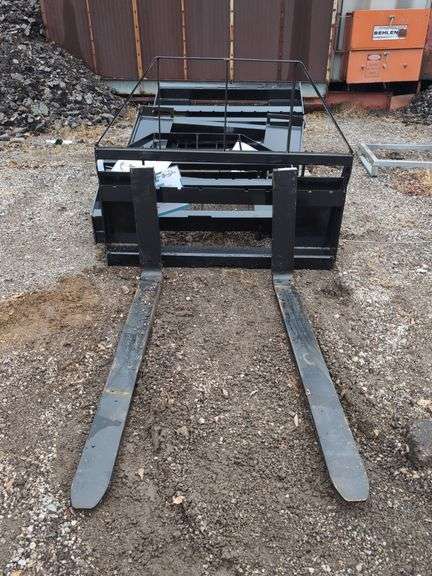 (1) CFI Industry SAll100 Skid Steer Adjustable Pallet Fork image