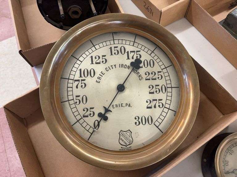 Erie City Iron Works 300 PSI Pressure Gauge image