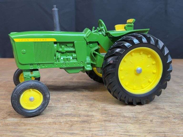 1/16 John Deere 4020 Ertl image