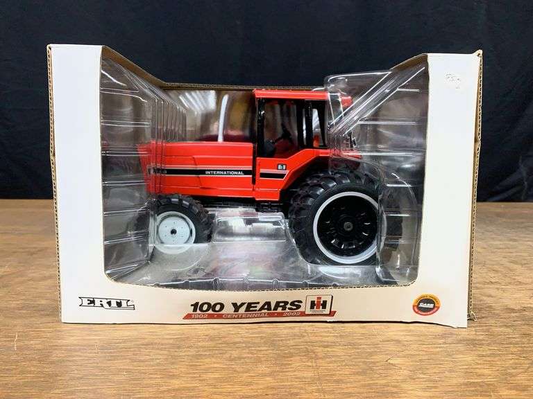 1/16 IH 5488 100 Years NIB Ertl image