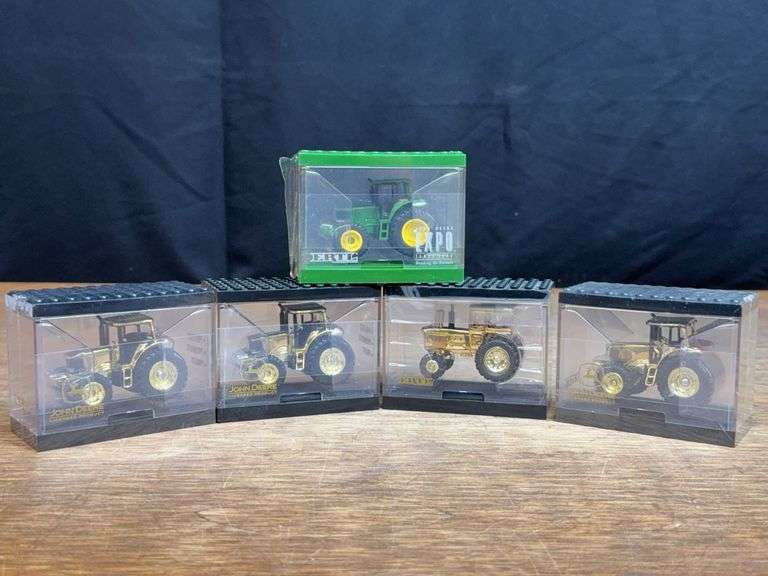 (5) 1/64 John Deere Tracotrs Ertl image