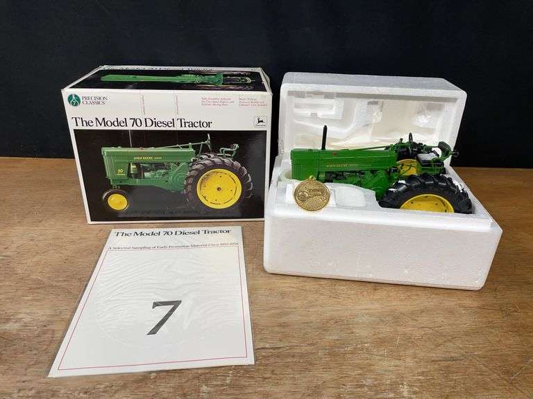1/16 John Deere 70 Precision NIB Ertl image