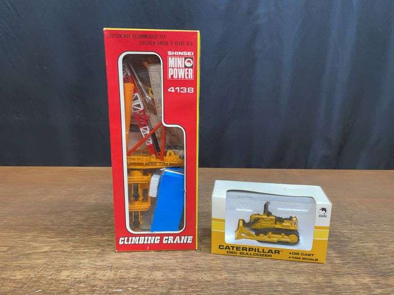 (2) Caterpillar D6C + Crane NIB Shinsei image