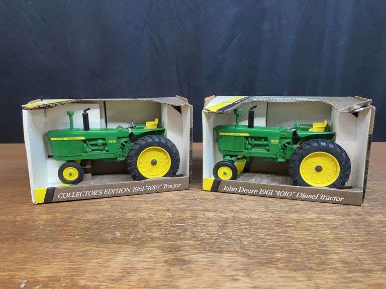 (2) 1/16 John Deere 4010 NIB Ertl image
