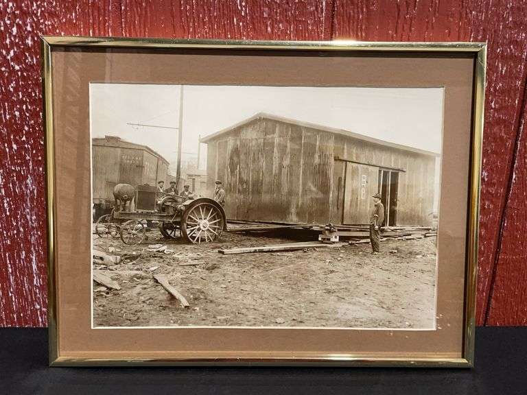 Waterloo Boy Tractor Picture image