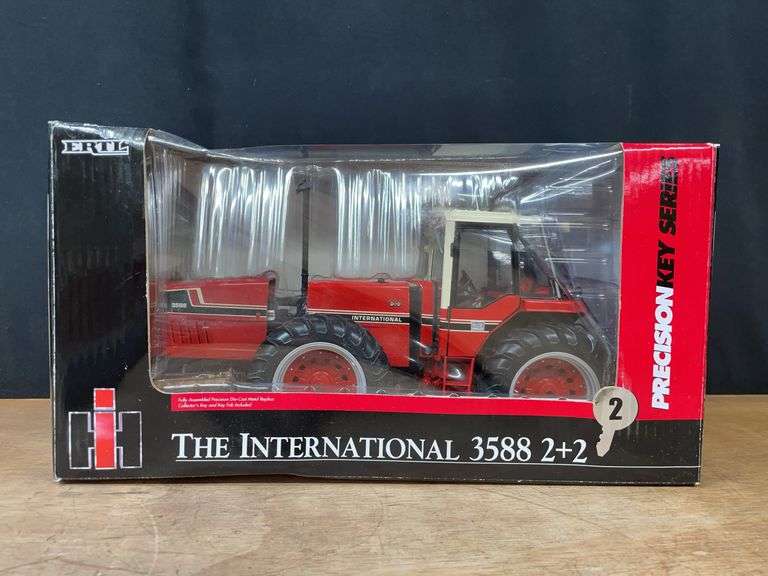 1/16 IH 3588 Precision Key NIB Ertl image