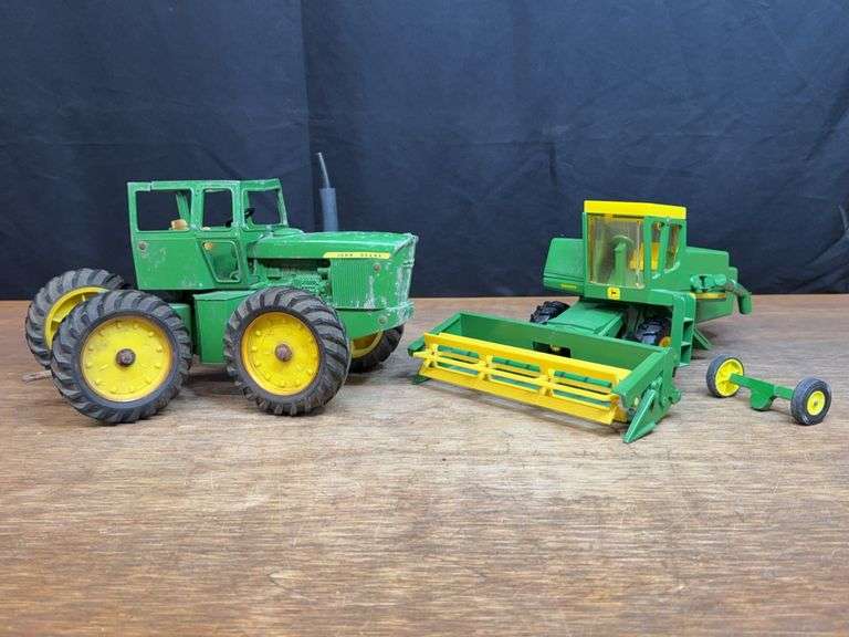 John Deere 7520 + 6600 Combine Ertl image